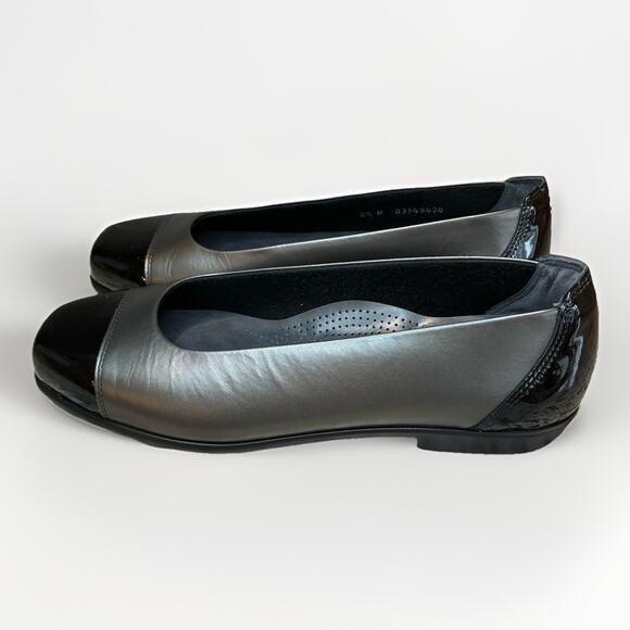 SAS Womens Coco Square Toe Flats 8.5 US Metallic Silver Black Patent Leather - Picture 1 of 7